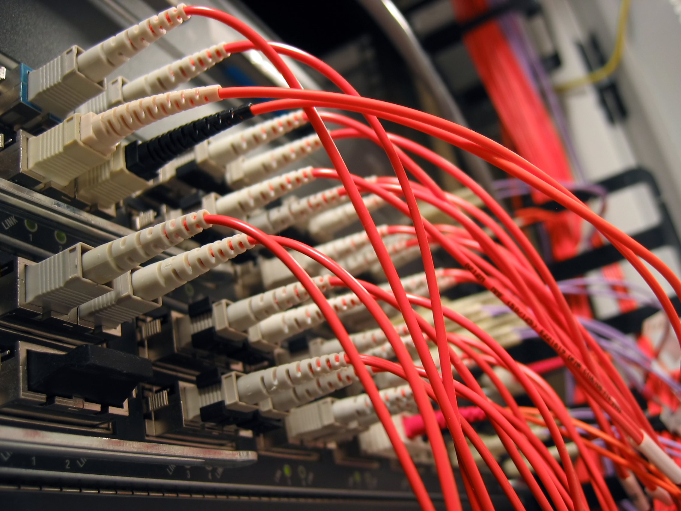 Why Your Fiber Internet Is Slow: Dirty Connectors Cause 90% of Problems